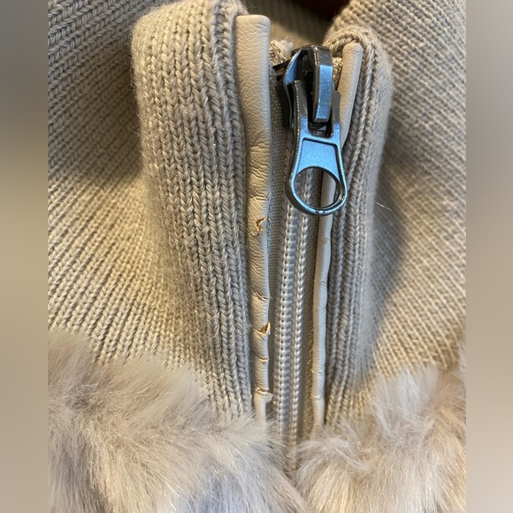 CHARLIE B Faux Fur Vest Size Medium - Picture 5 of 12